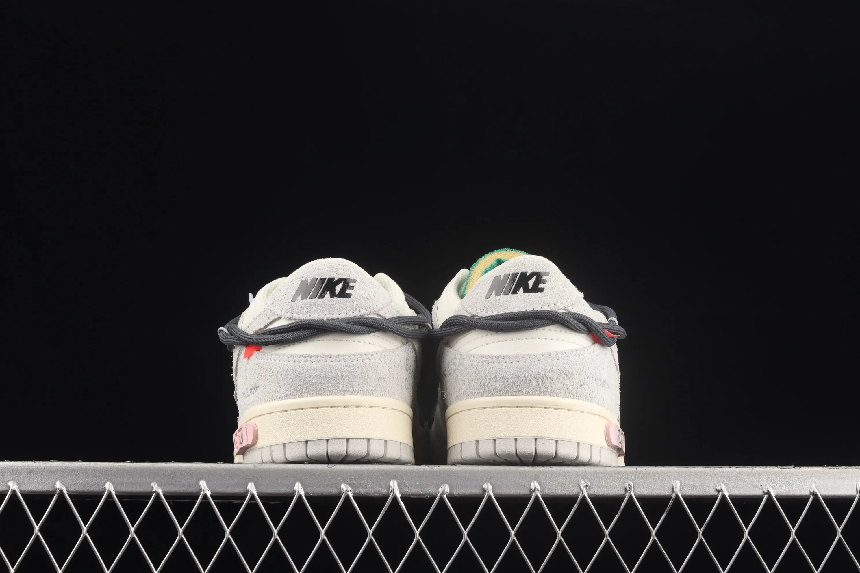 All categories Nk SB Dunk series Nk SB Dunk Low low-top sneakers cost-effective version OF x Nk Dunk Low OW SB smashing backboard fashion casual sneakers DJ0950-115